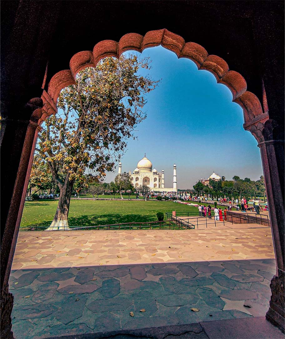 Read more about the article Sunrise Taj Mahal Tour